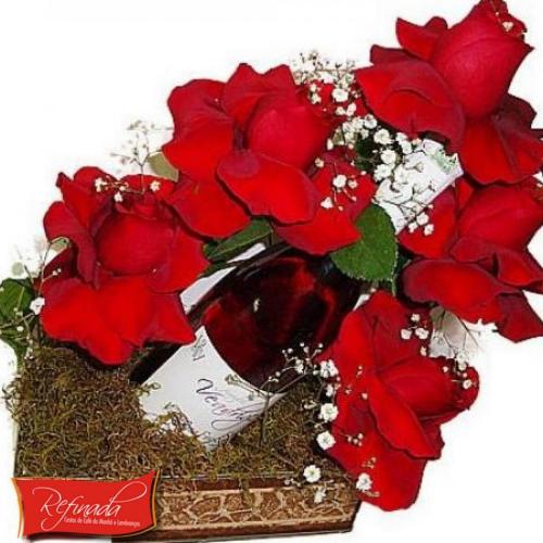 Cesta de Aniversário Bandeja de Vinho e Rosas